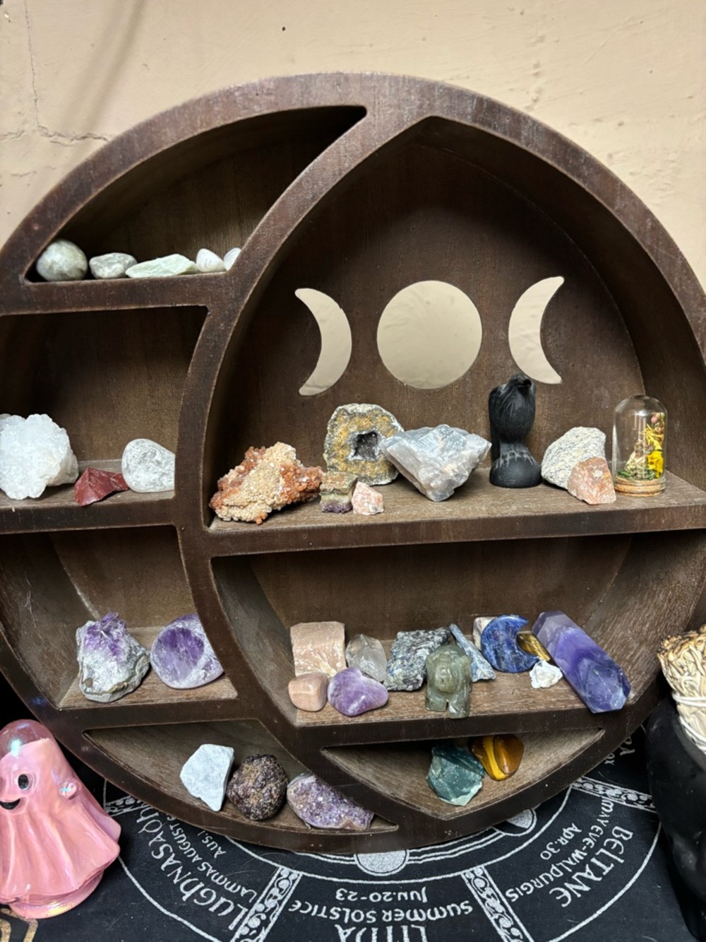 Crystal shelf bundle - Picture 2 of 12
